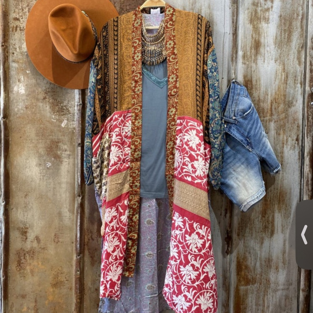 Chunky armadillo colorful duster. NWT. O/S